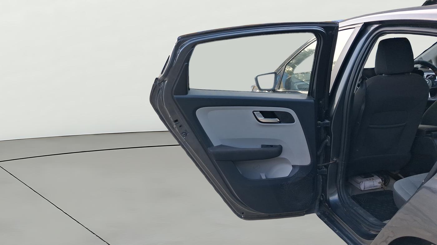 2021 Tata ALTROZ XZ PETROL, CNG, Manual, 63,893 km, LHS Rear Door