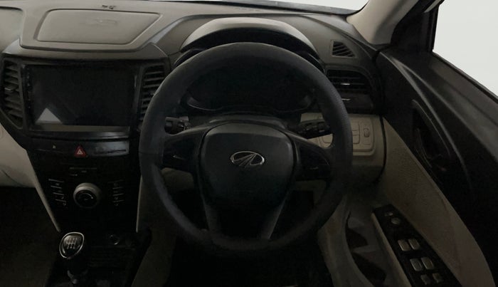 2021 Mahindra XUV300 W4 1.5 DIESEL, Diesel, Manual, 25,791 km, Steering Wheel Close Up