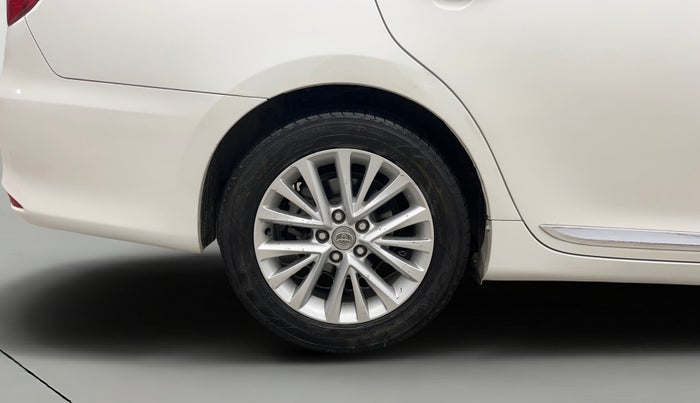 2016 Toyota Camry HYBRID, Hybrid, Automatic, 67,776 km, Right Rear Wheel