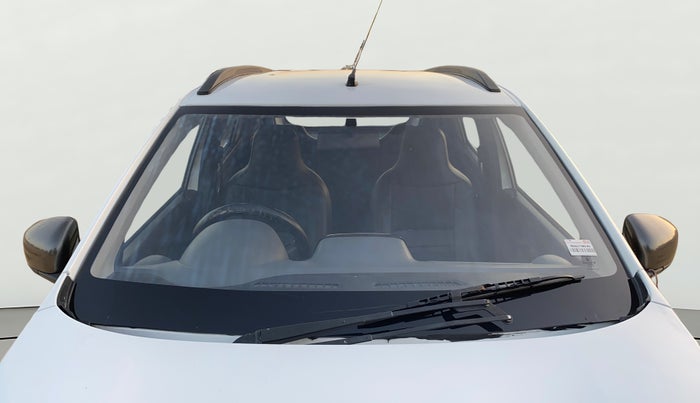 2018 Renault Kwid RXT 1.0 (O), CNG, Manual, 1,36,146 km, Front Windshield