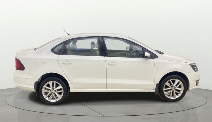 2017 Skoda Rapid STYLE 1.6 MPI AT, Petrol, Automatic, 54,614 km, Right Side View
