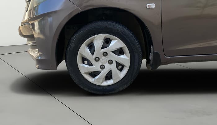 2014 Honda Amaze 1.5L I-DTEC SX, Diesel, Manual, 1,02,554 km, Left Front Wheel
