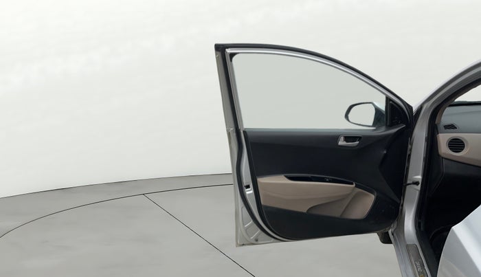 2015 Hyundai Grand i10 SPORTZ 1.2 KAPPA VTVT, CNG, Manual, 1,16,099 km, LHS Front Door