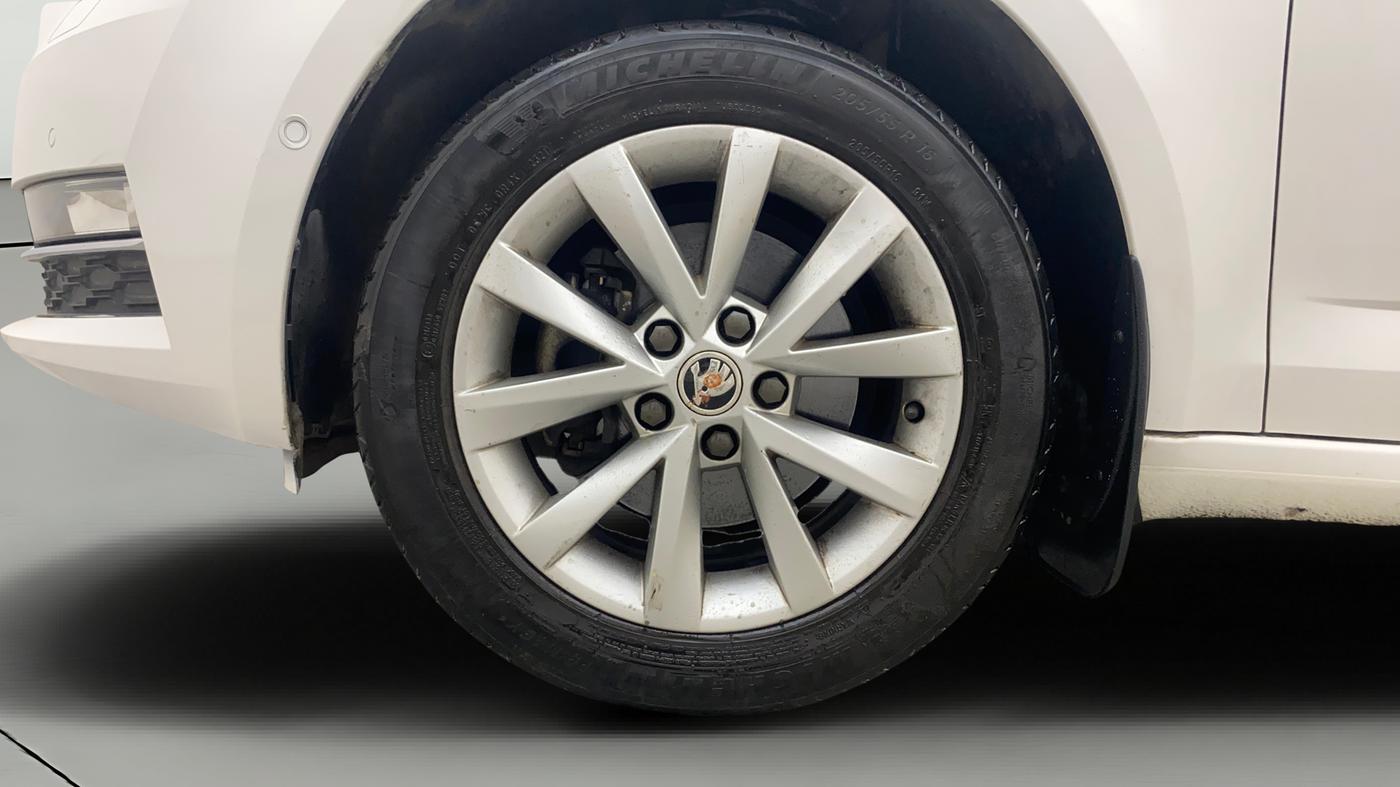 2017 Skoda Octavia 2.0 TDI L&K AT, Diesel, Automatic, 69,518 km, Left Front Wheel