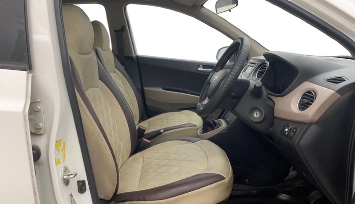 2015 Hyundai Xcent S (O) 1.2, CNG, Manual, 72,300 km, Right Side Front Door Cabin