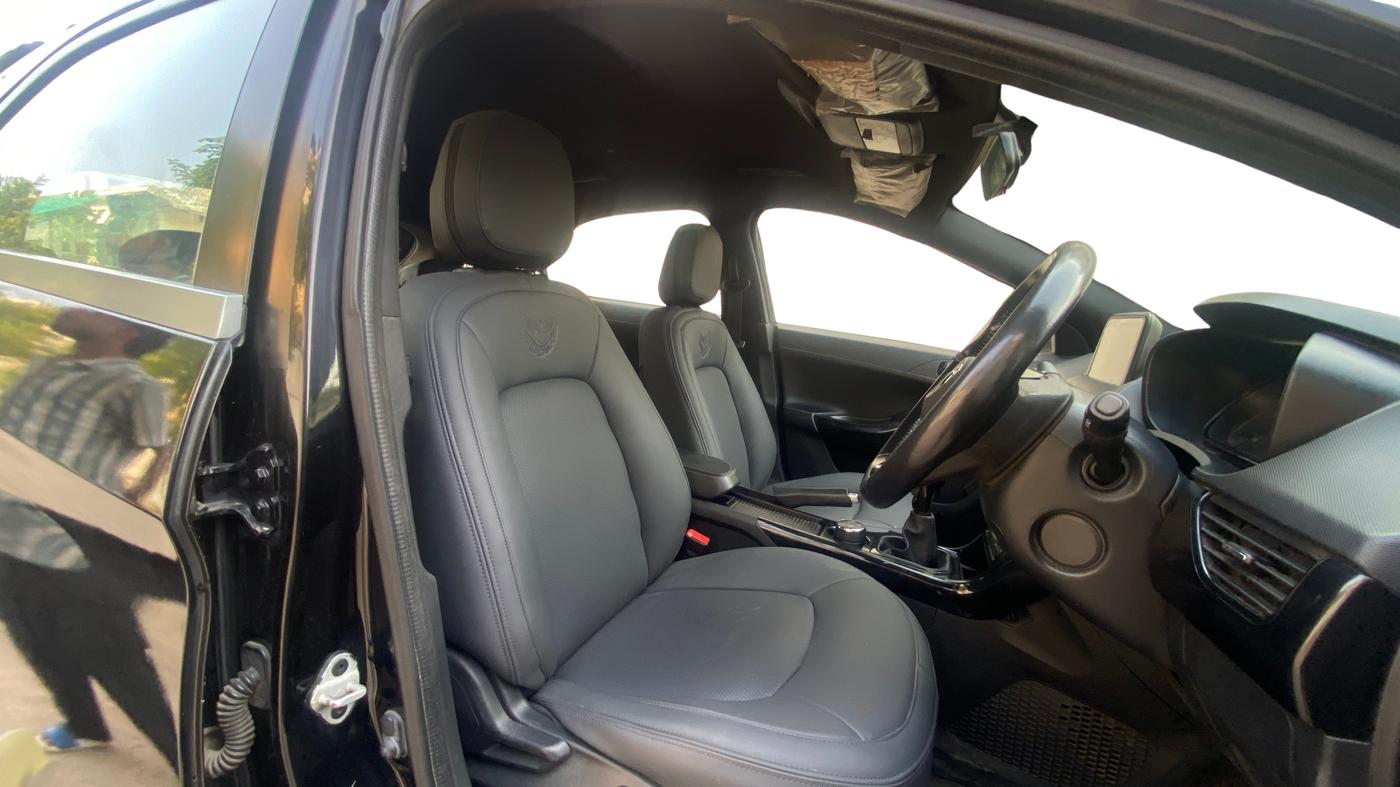 2021 Tata NEXON XZ PLUS PETROL DARK EDITION, Petrol, Manual, 1,07,792 km, Right Side Front Door Cabin