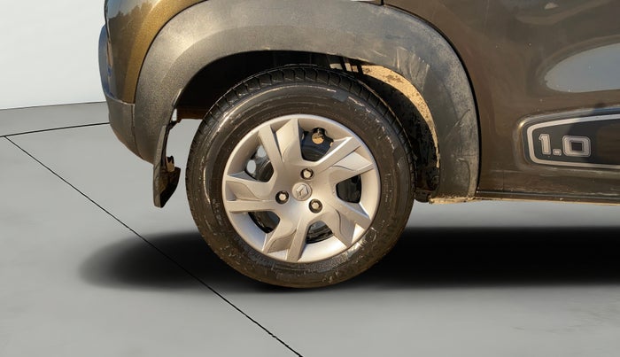 2020 Renault Kwid RXT 1.0 AMT (O), Petrol, Automatic, 38,385 km, Right Rear Wheel