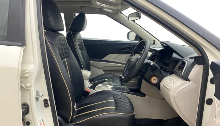 2021 Mahindra XUV300 W6 1.2 PETROL AMT, Petrol, Automatic, 78,372 km, Right Side Front Door Cabin