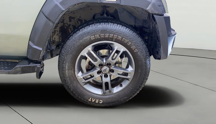 2022 Mahindra Thar LX PETROL HT 4WD AT, Petrol, Automatic, 34,063 km, Right Front Wheel