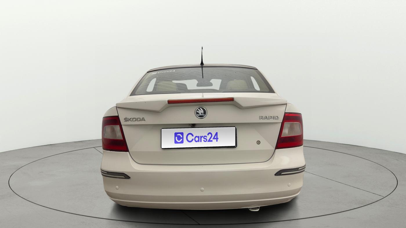 2015 Skoda Rapid 1.6 MPI ELEGANCE PLUS AT, Petrol, Automatic, 74,992 km, Back/Rear