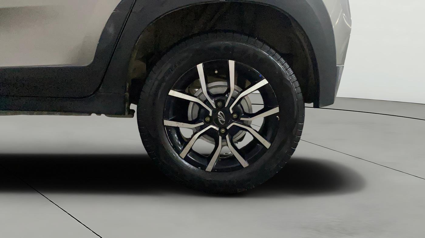 2018 Mahindra KUV 100 NXT K8 P 6 STR, Petrol, Manual, 85,392 km, Left Rear Wheel