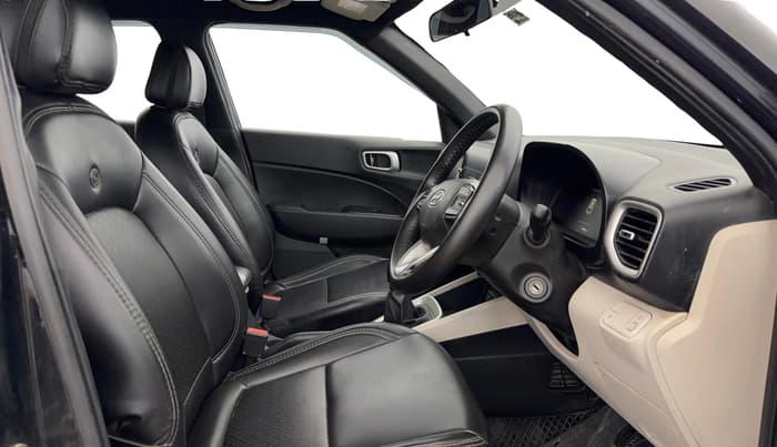 2022 Hyundai VENUE S(O) 1.2, Petrol, Manual, 99,401 km, Right Side Front Door Cabin