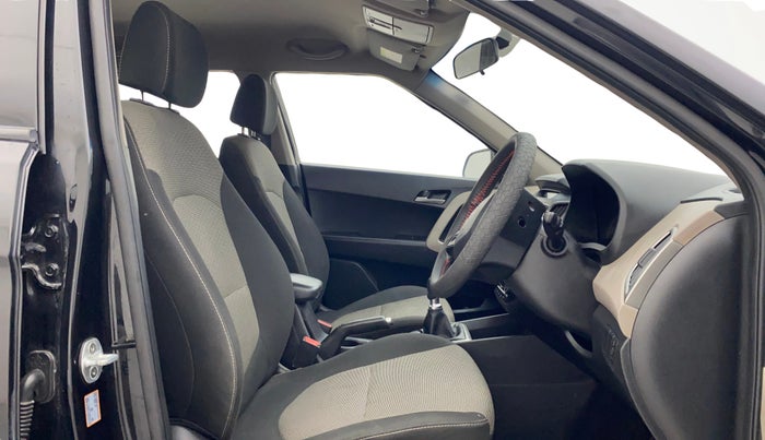 2016 Hyundai Creta SX PLUS 1.6 PETROL, Petrol, Manual, 84,837 km, Right Side Front Door Cabin