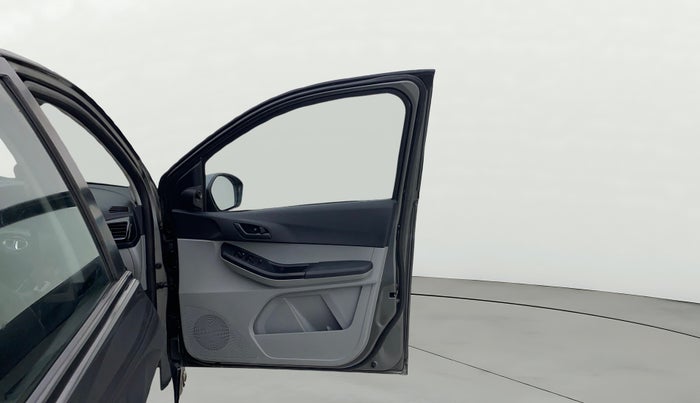 2020 Tata Tiago XZ PETROL, Petrol, Manual, 64,181 km, RHS Front Door