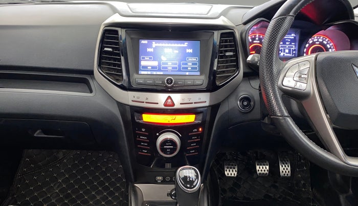 2023 Mahindra XUV300 W8 1.2 PETROL, Petrol, Manual, 28,310 km, Air Conditioner