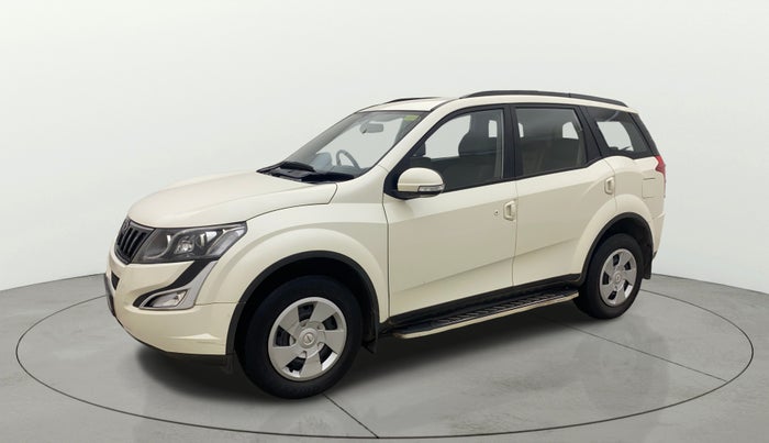 2016 Mahindra XUV500 W6, Diesel, Manual, 53,978 km, Left Front Diagonal