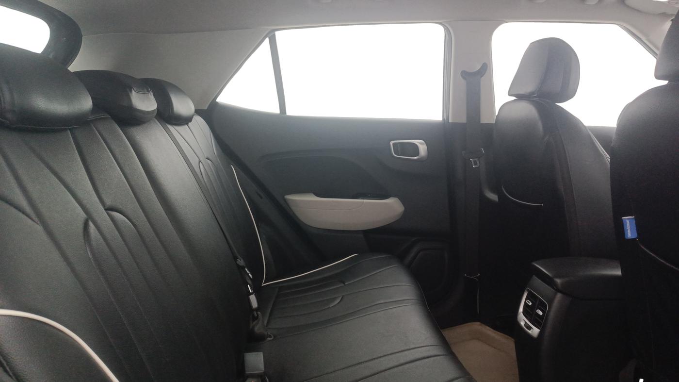 2024 Hyundai VENUE S (O) 1.0 Turbo Petrol DCT, Petrol, Automatic, 21,289 km, Right Side Rear Door Cabin