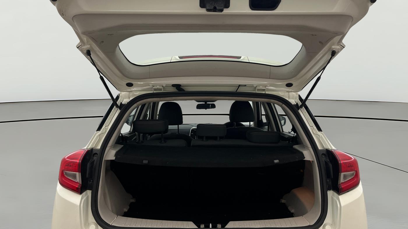 2019 Mahindra XUV300 W8 1.5 DIESEL AMT, Diesel, Automatic, 70,236 km, Boot Open Zoomed View