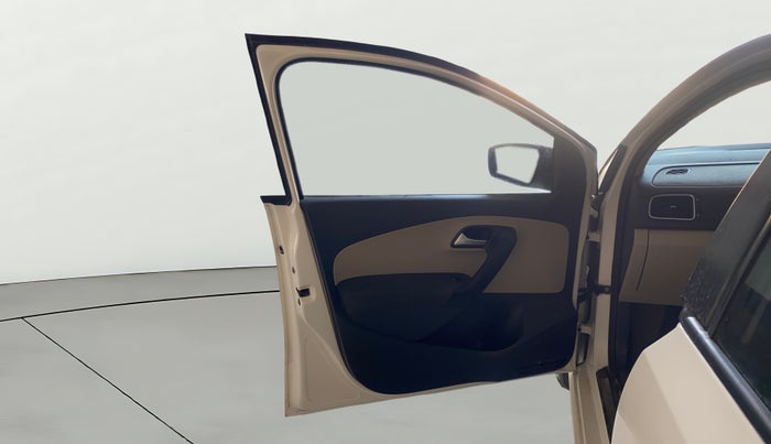 2013 Volkswagen Polo HIGHLINE DIESEL, Diesel, Manual, 83,205 km, LHS Front Door