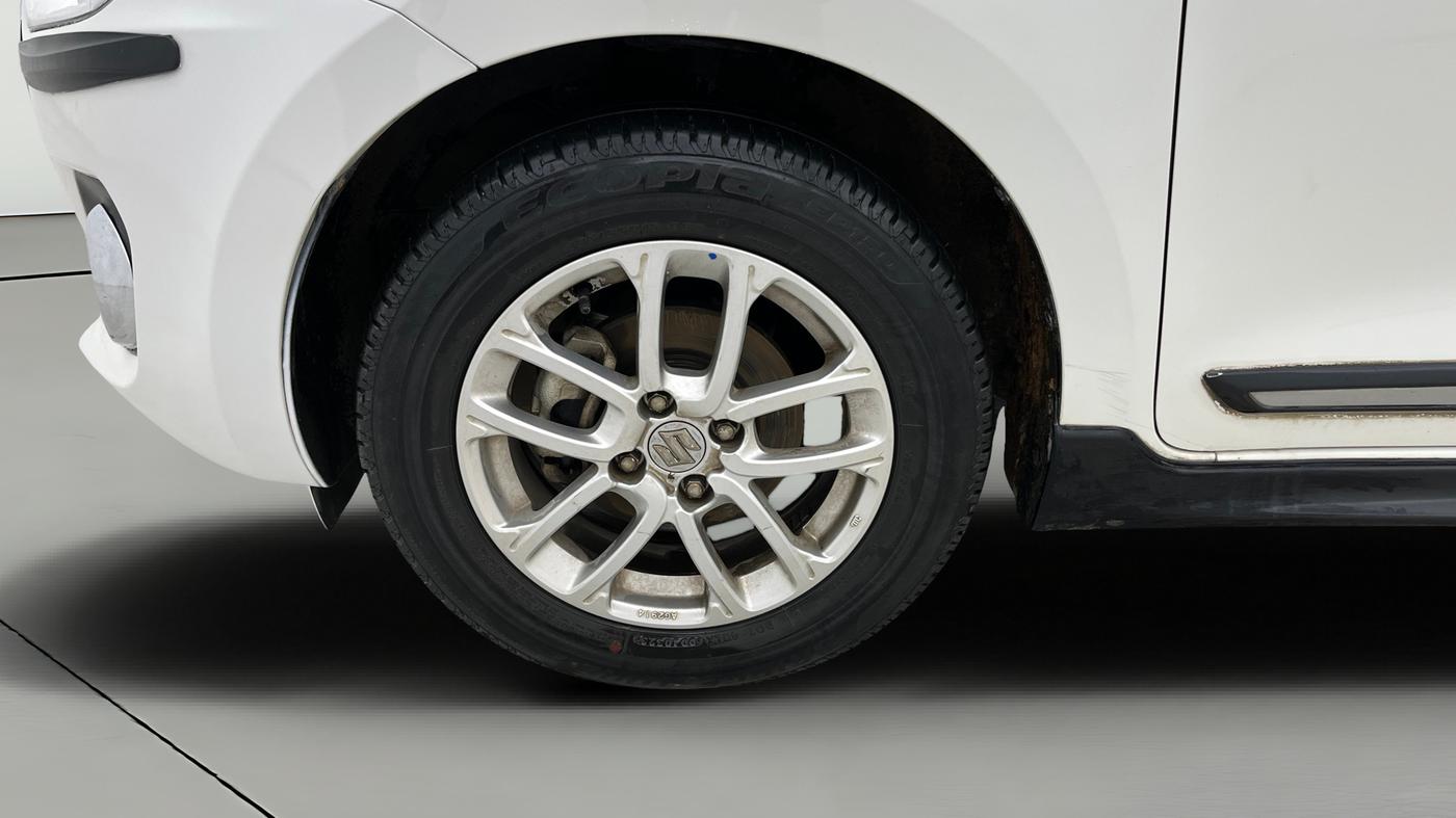2023 Maruti Swift ZXI AMT, Petrol, Automatic, 33,532 km, Left Front Wheel