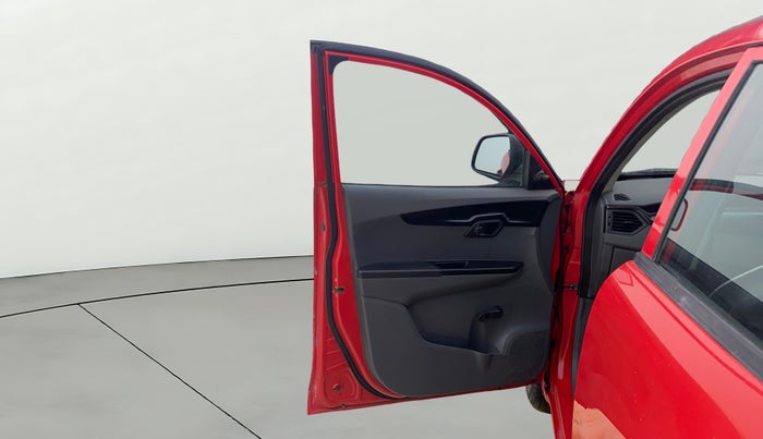 2019 Mahindra KUV 100 NXT K2 P 6 STR, Petrol, Manual, 62,040 km, LHS Front Door