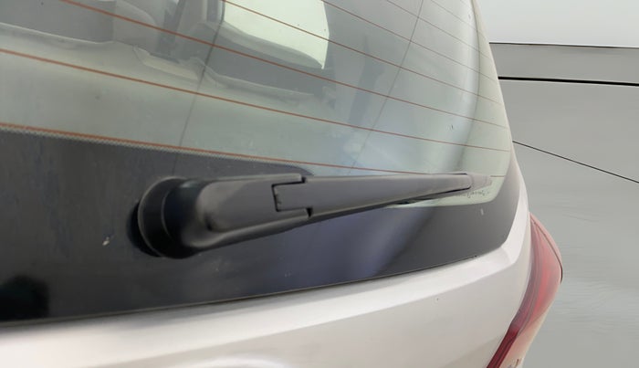 2020 Mahindra XUV300 W8 (O) 1.2 PETROL, Petrol, Manual, 40,915 km, Rear Wiper