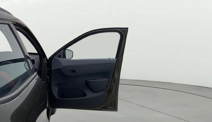 2022 Renault Kwid RXT 0.8, Petrol, Manual, 8,150 km, RHS Front Door