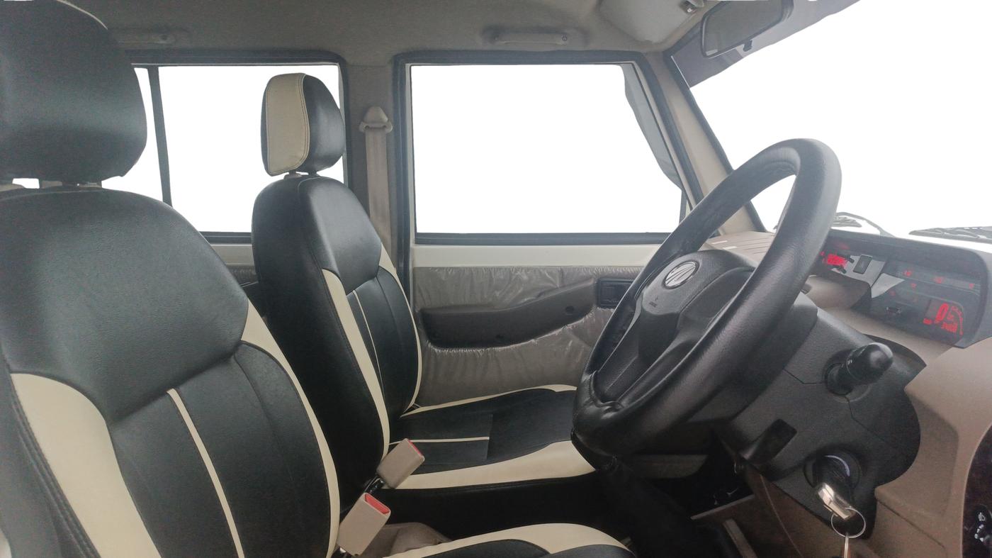 2021 Mahindra Bolero B6 (O), Diesel, Manual, 34,805 km, Right Side Front Door Cabin