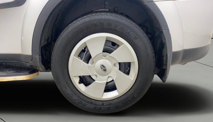 2018 Mahindra XUV500 W7, Diesel, Manual, 90,668 km, Left Rear Wheel