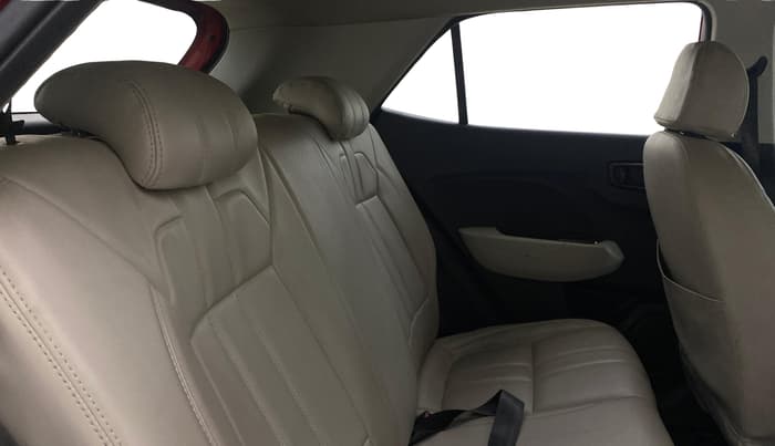 2020 Hyundai VENUE SX PLUS 1.0 TURBO DCT, Petrol, Automatic, 1,04,187 km, Right Side Rear Door Cabin