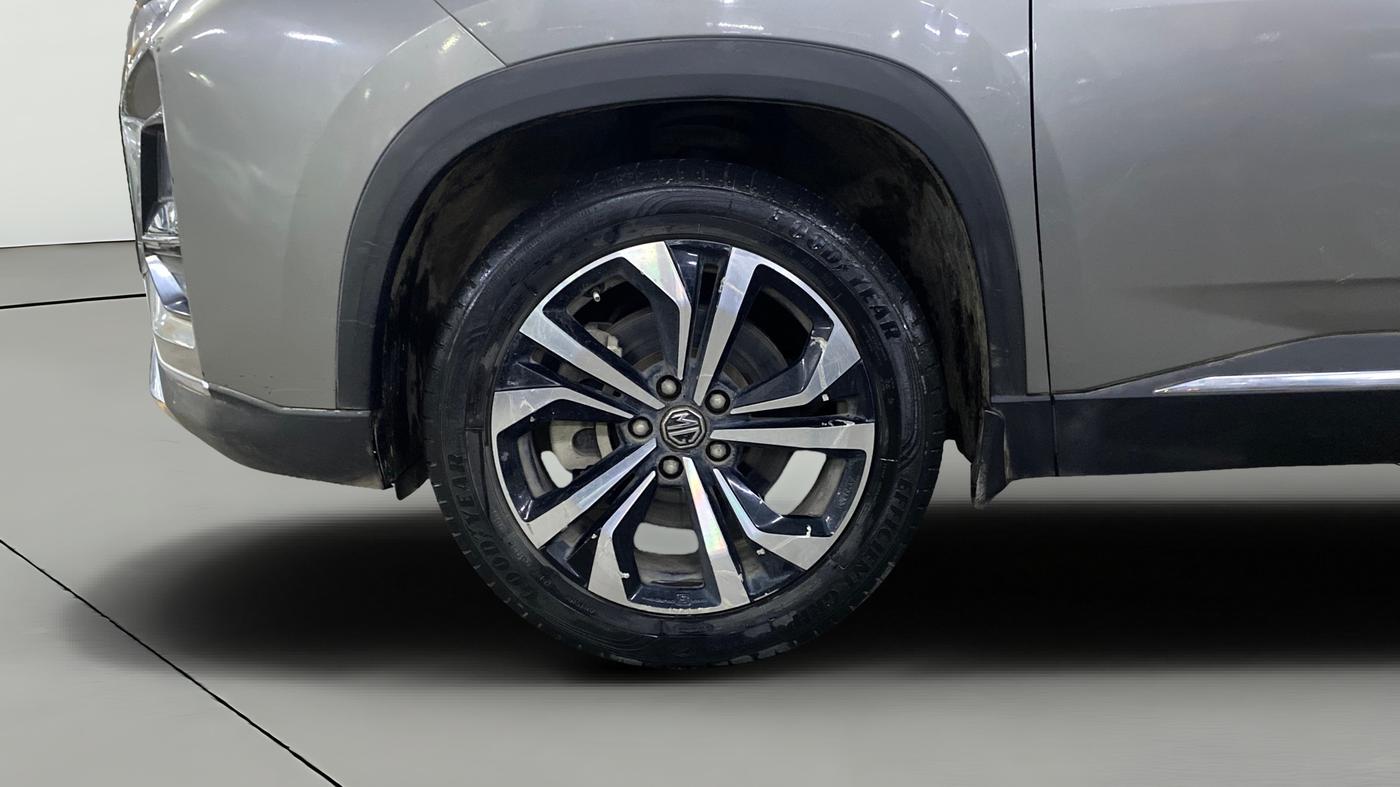 2023 MG HECTOR PLUS SAVVY PRO 1.5 TURBO CVT 7 STR, Petrol, Automatic, 27,208 km, Left Front Wheel