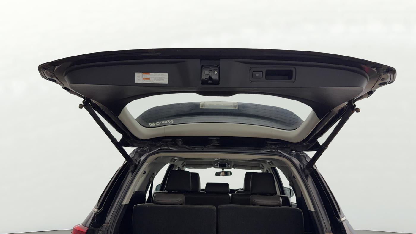 2019 Toyota Fortuner 2.7 4X2 AT, Petrol, Automatic, 24,901 km, Boot Door Open