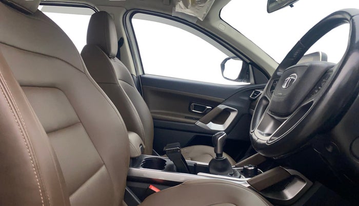 2019 Tata Harrier XZ 2.0L, Diesel, Manual, 45,208 km, Right Side Front Door Cabin