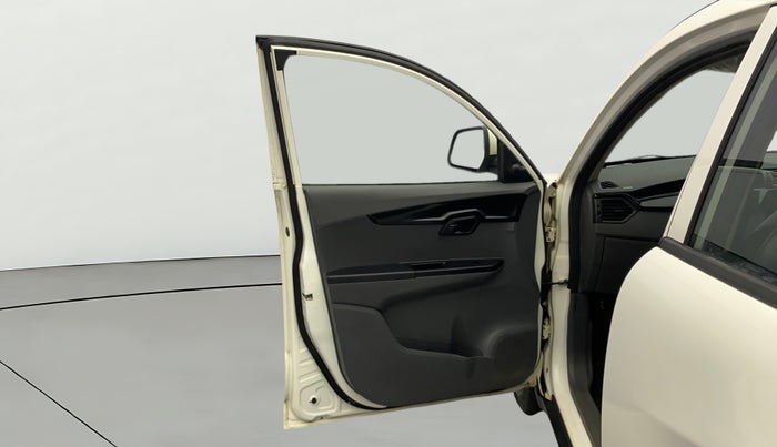 2020 Mahindra KUV 100 NXT K4+ P 6 STR, Petrol, Manual, 55,833 km, LHS Front Door