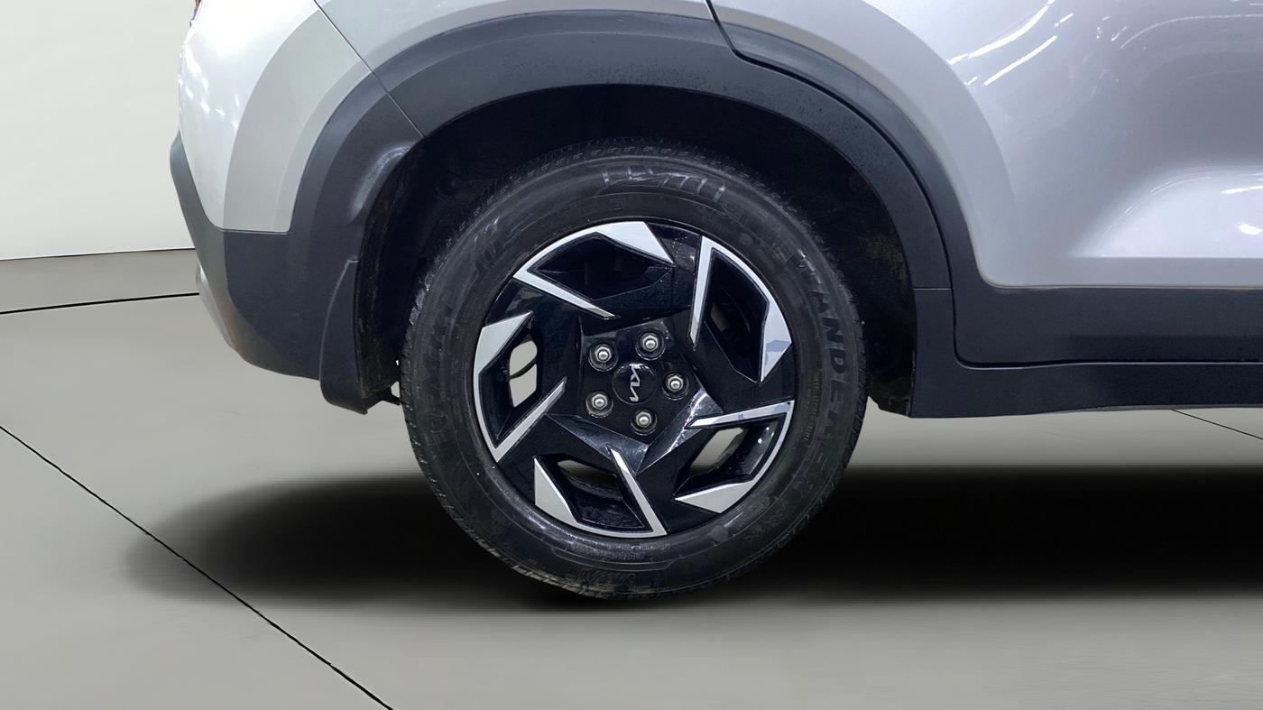2024 KIA SONET HTK PLUS 1.2 PETROL MT, Petrol, Manual, 33,709 km, Right Rear Wheel