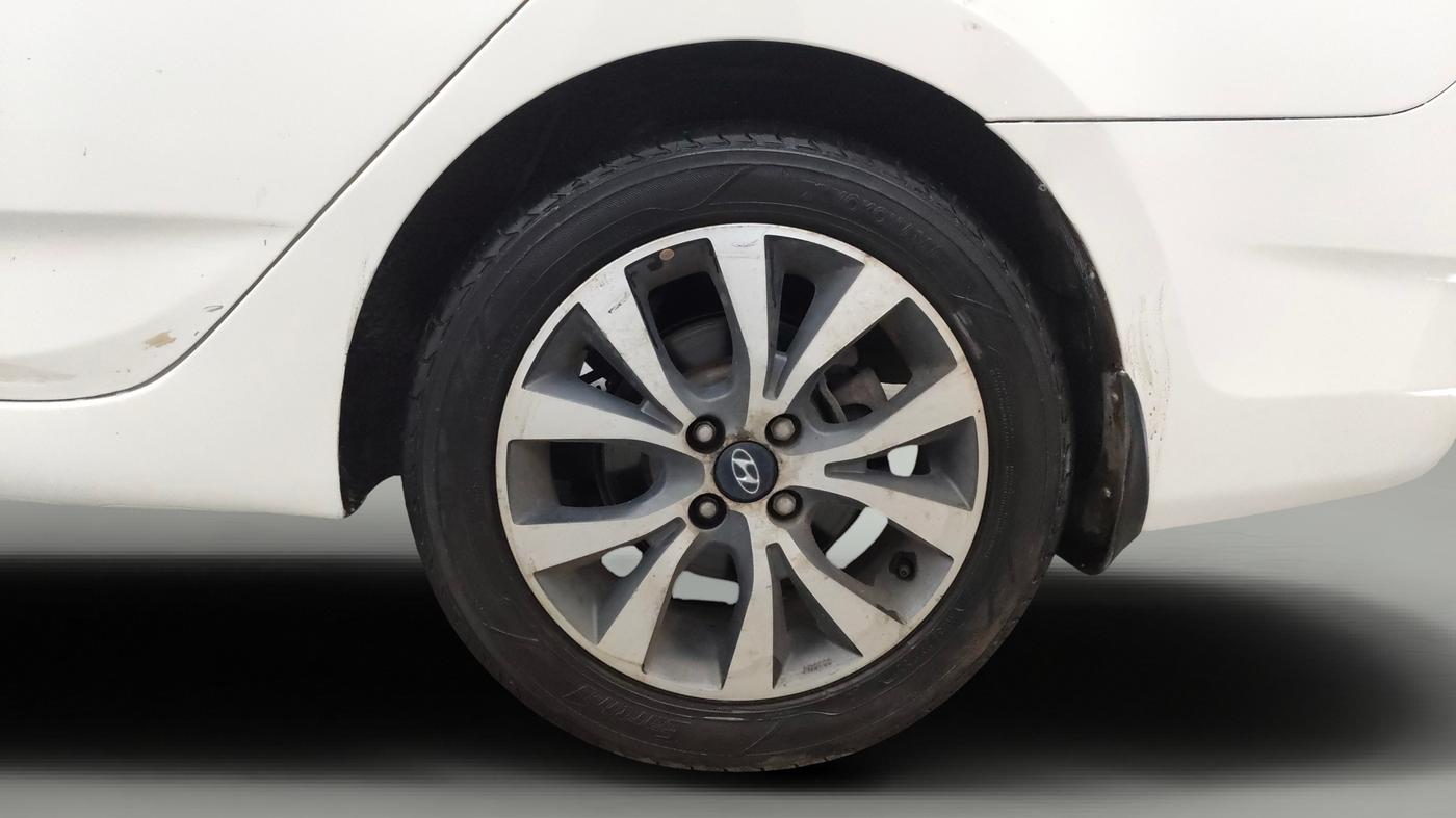 2013 Hyundai Verna FLUIDIC 1.6 VTVT SX OPT, Petrol, Manual, 95,261 km, Left Rear Wheel