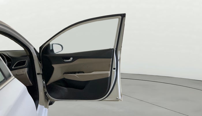 2018 Hyundai Verna 1.6 VTVT SX, Petrol, Manual, 67,466 km, RHS Front Door