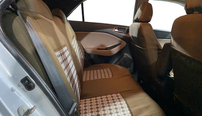 2019 Hyundai Elite i20 SPORTZ PLUS 1.2, Petrol, Manual, 43,043 km, Right Side Rear Door Cabin