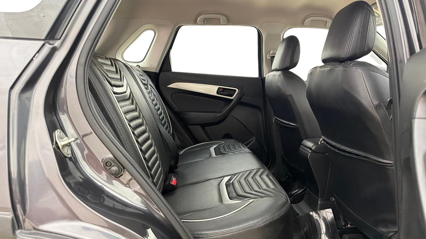 2021 Maruti Vitara Brezza LXI, Petrol, Manual, 15,825 km, Right Side Rear Door Cabin