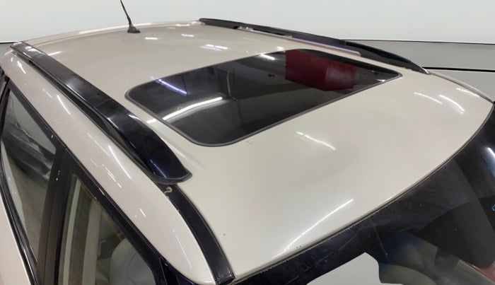 2021 Mahindra XUV300 W8 (O) 1.5 DIESEL AMT, Diesel, Automatic, 60,064 km, Roof