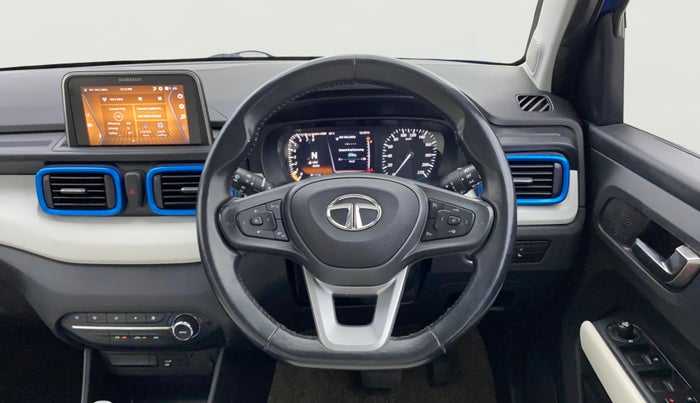 2022 Tata PUNCH CREATIVE AMT 1.2 RTN DUAL TONE, Petrol, Automatic, 37,122 km, Steering Wheel Close Up