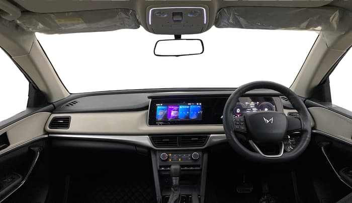 2023 Mahindra XUV700 AX 5 P AT 5 STR, Petrol, Automatic, 13,423 km, Dashboard