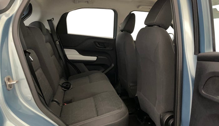 2021 Tata PUNCH ACCOMPLISHED MT, Petrol, Manual, 26,747 km, Right Side Rear Door Cabin