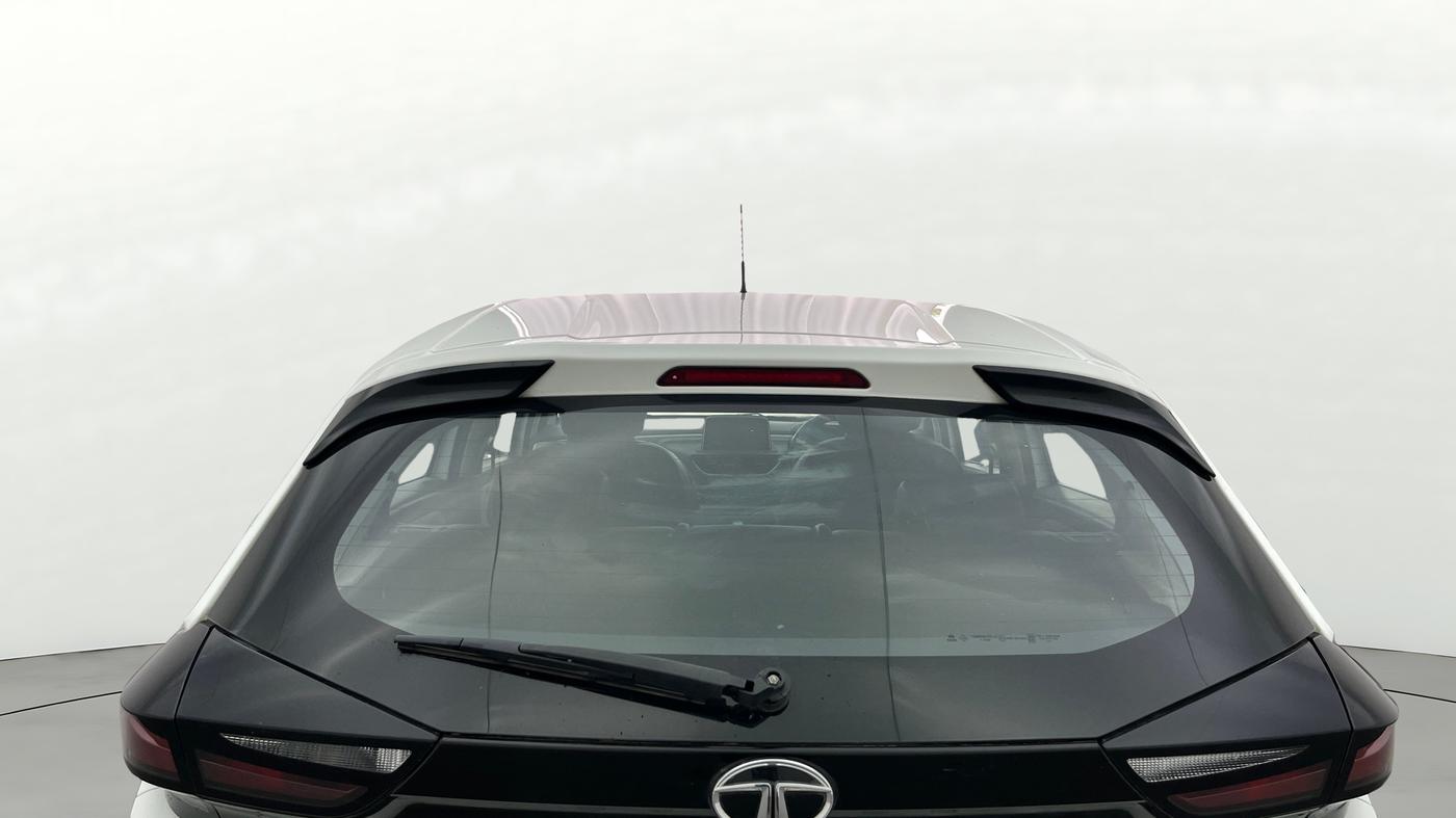 2023 Tata ALTROZ XZA, Petrol, Automatic, 50,540 km, Rear Windshield