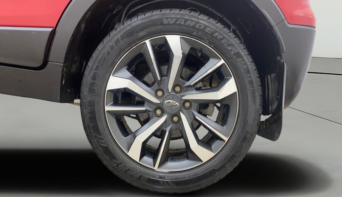2019 Mahindra XUV300 W8(O) 1.2 PETROL DUAL TONE, Petrol, Manual, 32,193 km, Left Rear Wheel