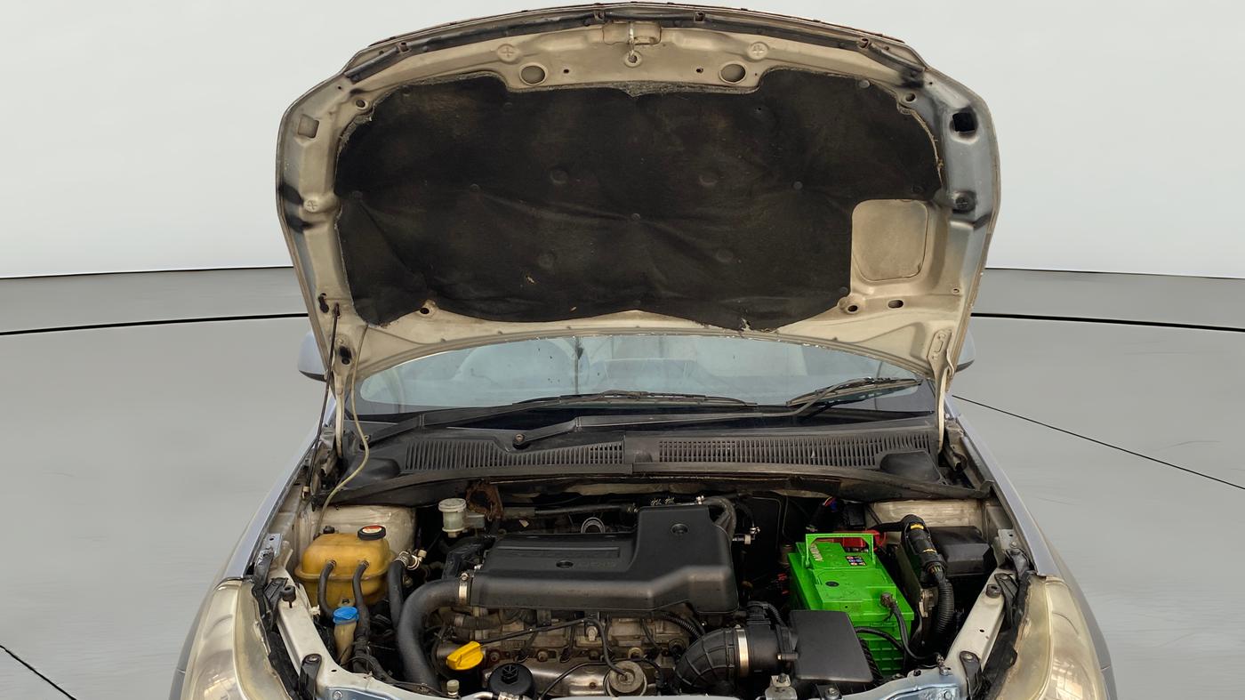 2013 Maruti SX4 VDI, Diesel, Manual, 1,16,796 km, Open Bonet