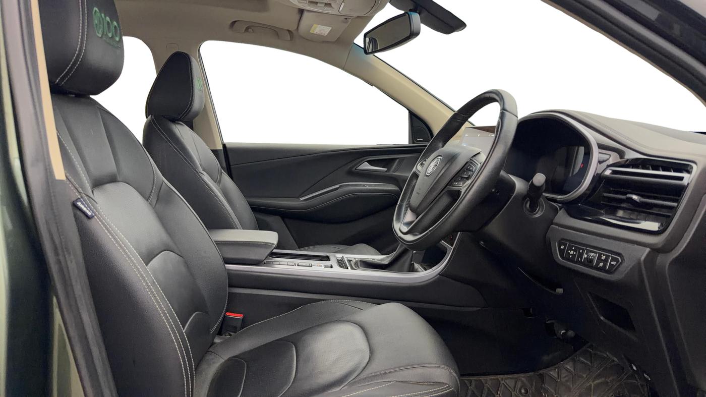 2024 MG HECTOR 100 Year Limited Edition CVT, Petrol, Automatic, 15,471 km, Right Side Front Door Cabin