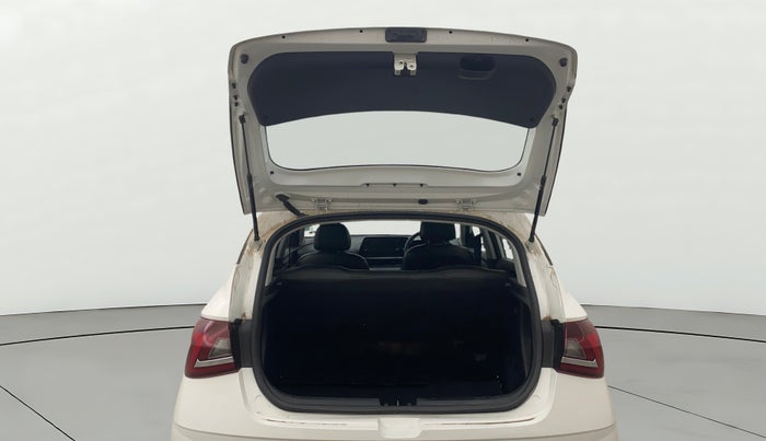2022 Hyundai NEW I20 SPORTZ 1.2 MT, Petrol, Manual, 24,903 km, Boot Door Open