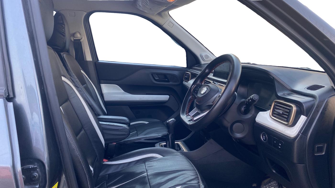 2024 Tata PUNCH ACCOMPLISHED MT CNG, CNG, Manual, 64,239 km, Right Side Front Door Cabin