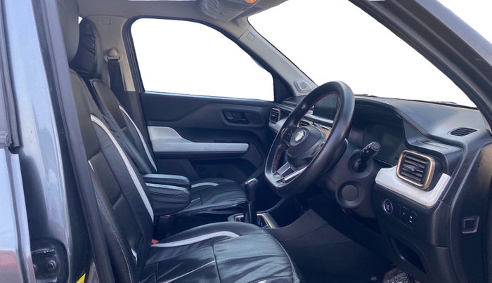 2024 Tata PUNCH ACCOMPLISHED MT CNG, CNG, Manual, 64,239 km, Right Side Front Door Cabin